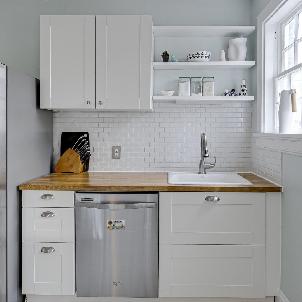 Dishwasher with Clean or Dirty Magne