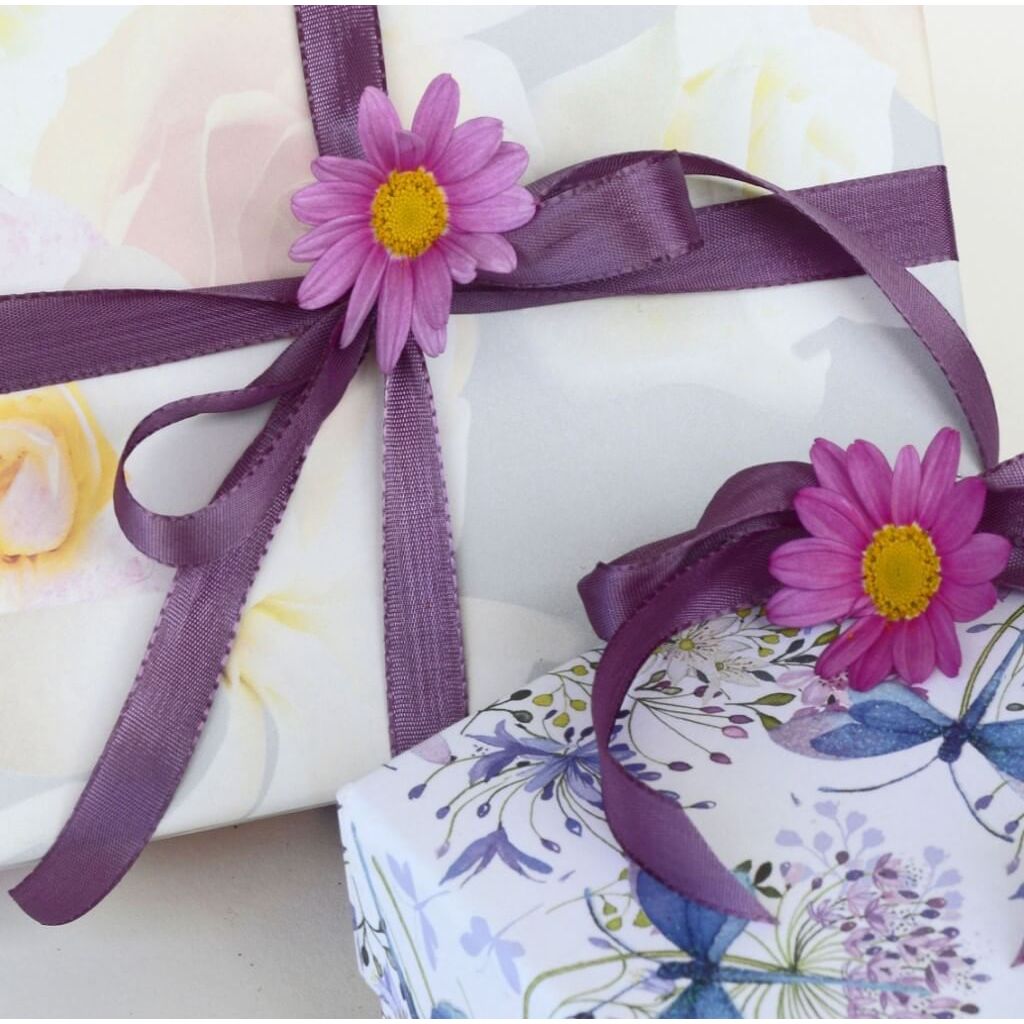 Gift Wrapping with Ribbon - The WPop Shop